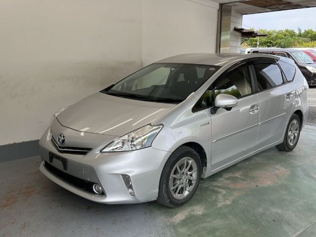 7588 Toyota Prius alpha ZVW41W 2014 г. (KCAA Kyoto)